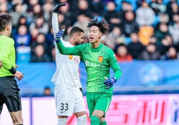 KaiyunSports-开云体育-铜梁龙飘了？虎口夺分后 一张海报令球迷从感动到心寒只用72小时